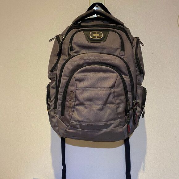 Ogio Backpack Gambit Pack Back/Silver - Picture 1 of 11